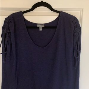 Market and Spruce Ruched shoulder navy tee